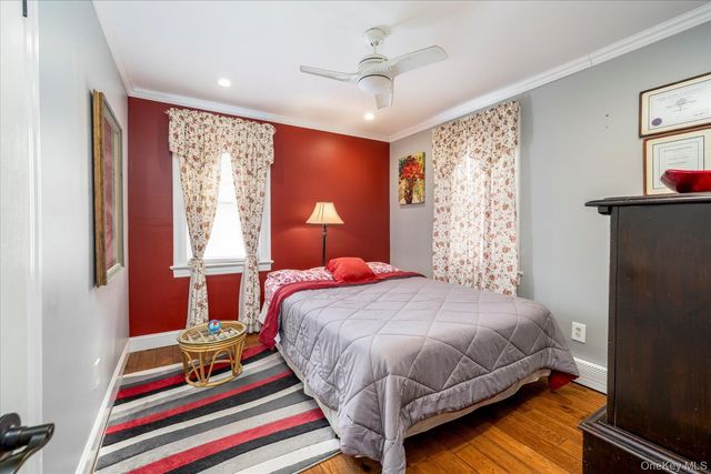 102 Franklin Avenue, Malverne, NY 11565