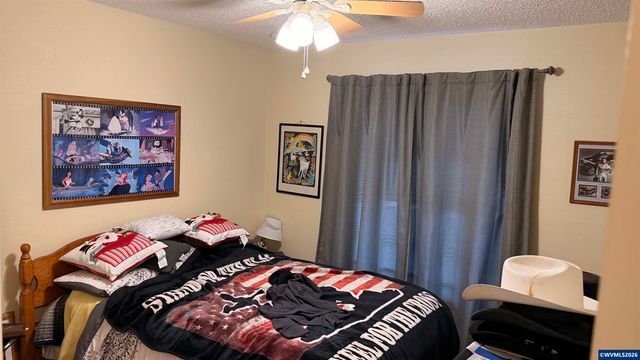 2055 NW Crittenden Lp, Albany, OR 97321