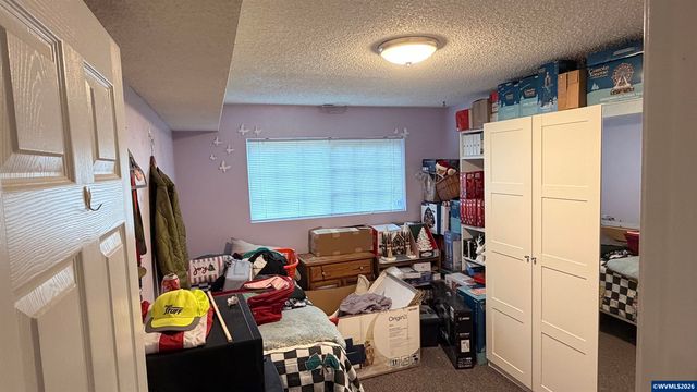 2055 NW Crittenden Lp, Albany, OR 97321