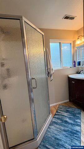 2055 NW Crittenden Lp, Albany, OR 97321