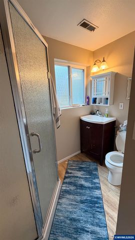 2055 NW Crittenden Lp, Albany, OR 97321