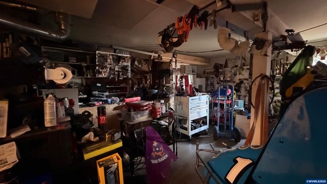 2055 NW Crittenden Lp, Albany, OR 97321