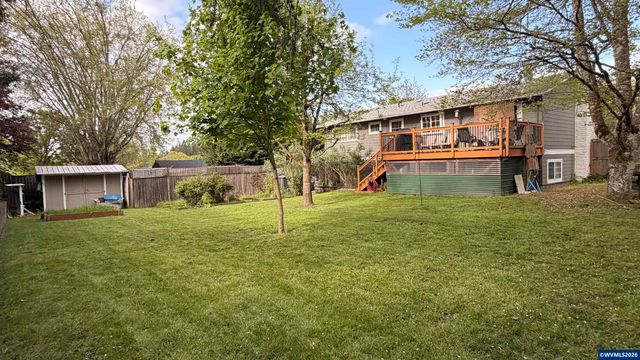 2055 NW Crittenden Lp, Albany, OR 97321