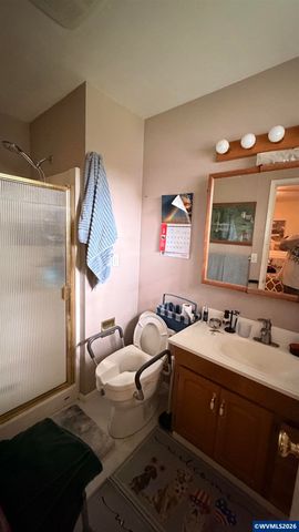2055 NW Crittenden Lp, Albany, OR 97321