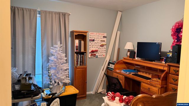 2055 NW Crittenden Lp, Albany, OR 97321