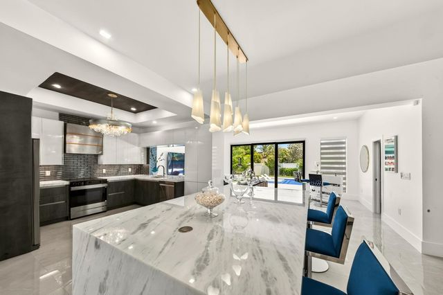3933 Washington Street, Hollywood, FL 33021
