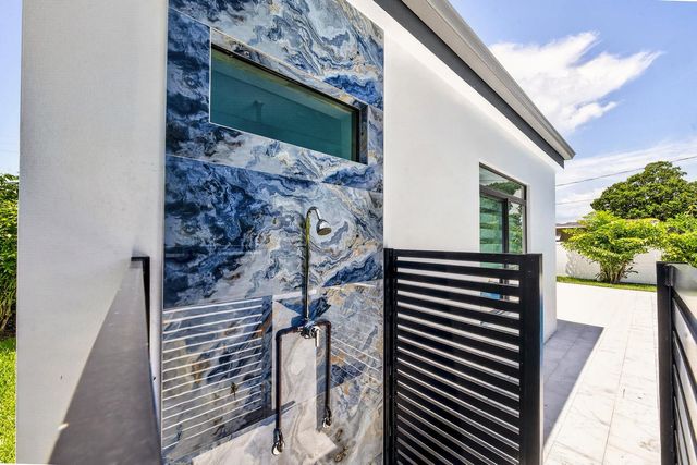 3933 Washington Street, Hollywood, FL 33021
