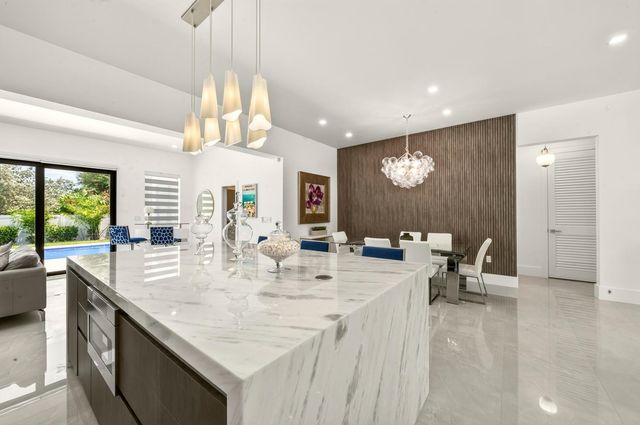 3933 Washington Street, Hollywood, FL 33021