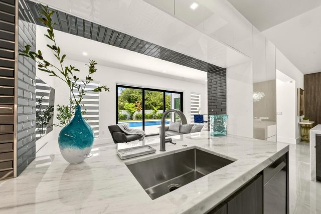 3933 Washington Street, Hollywood, FL 33021