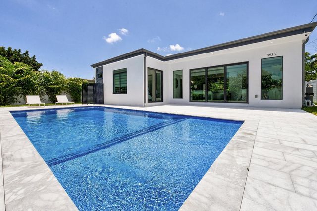 3933 Washington Street, Hollywood, FL 33021