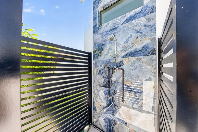 3933 Washington Street, Hollywood, FL 33021