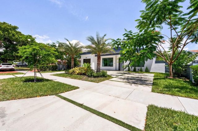 3933 Washington Street, Hollywood, FL 33021