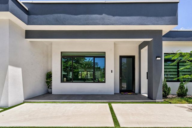 3933 Washington Street, Hollywood, FL 33021