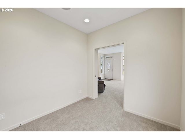 230 Roundhouse Rd, Astoria, OR 97103