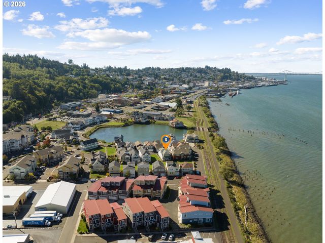 230 Roundhouse Rd, Astoria, OR 97103