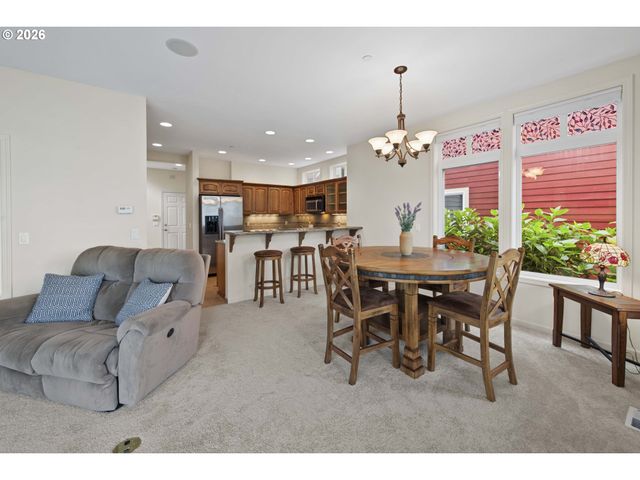 230 Roundhouse Rd, Astoria, OR 97103