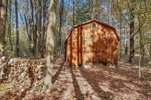 7353 Ward Road, Boston, NY 14127