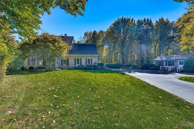 7353 Ward Road, Boston, NY 14127