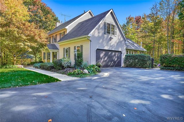 7353 Ward Road, Boston, NY 14127