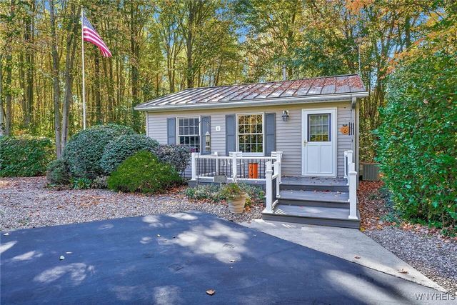 7353 Ward Road, Boston, NY 14127