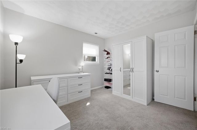 3132 Kenelm DR, Chesapeake, VA 23323