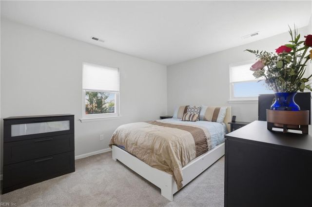 3132 Kenelm DR, Chesapeake, VA 23323