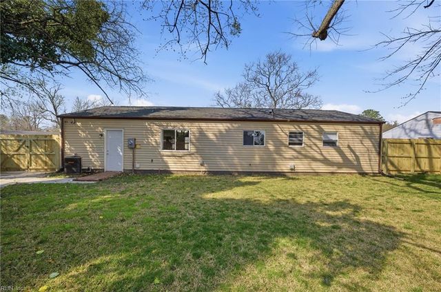 3132 Kenelm DR, Chesapeake, VA 23323