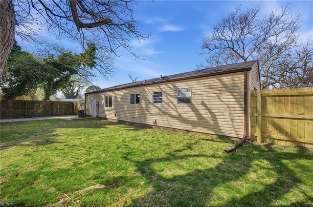 3132 Kenelm DR, Chesapeake, VA 23323