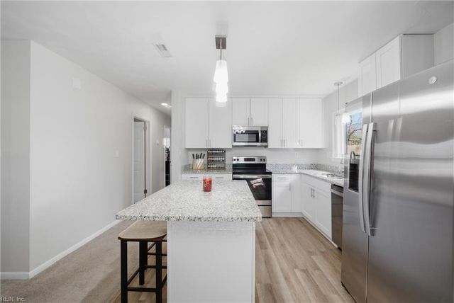 3132 Kenelm DR, Chesapeake, VA 23323