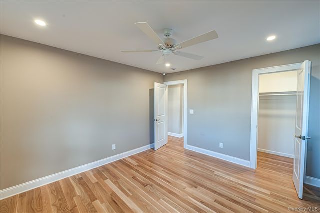 31 Boulevard Avenue, West Islip, NY 11795