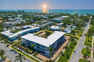 250 7th AVE S 106, Naples, FL 34102