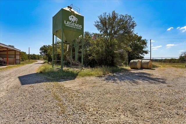 1812 CO 114 Road, Mingus, TX 76463