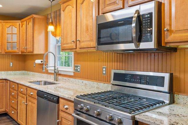 88 Horizon Drive, Goffstown, NH 03045