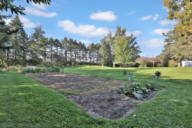 12897 Maxwell Road, Chisago City, MN 55013