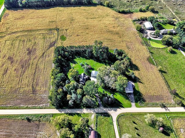 12897 Maxwell Road, Chisago City, MN 55013