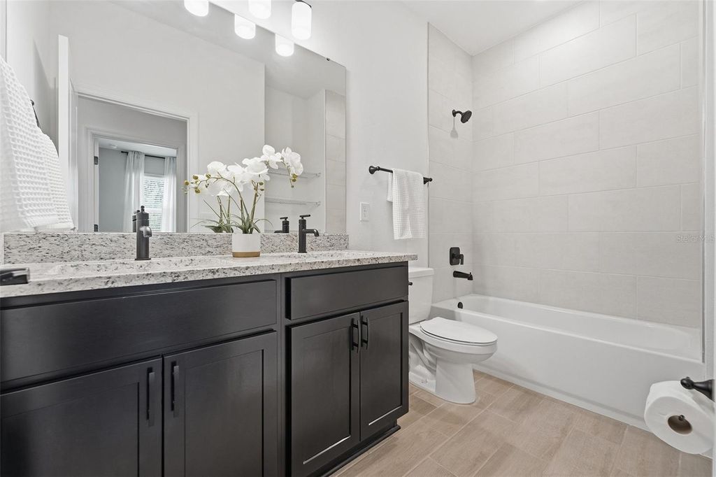 Image 7 of property listing at 7 PORTIA LANE, Palm Coast, FL 32164