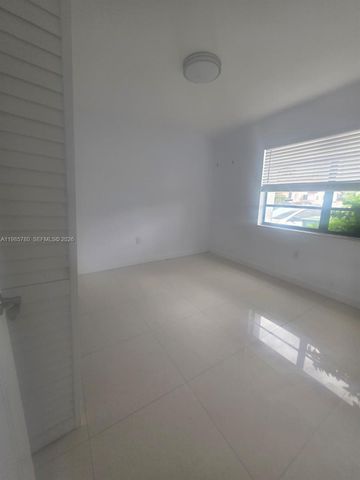 710 SW 99th Ct Cir, Miami, FL 33174