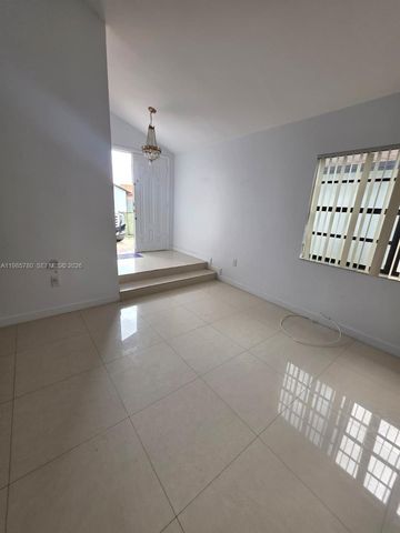 710 SW 99th Ct Cir, Miami, FL 33174