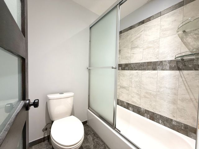 502 W Huntington Commons Road 438, Mount Prospect, IL 60056