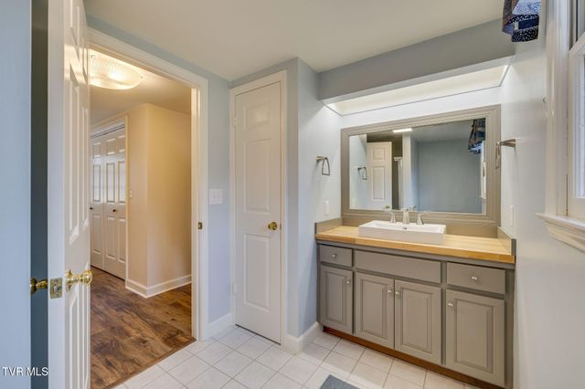 3320 Martindale Drive, Johnson City, TN 37601