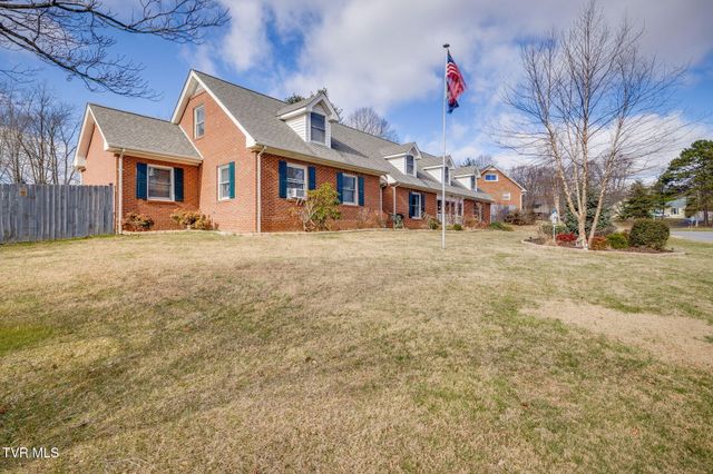 3320 Martindale Drive, Johnson City, TN 37601