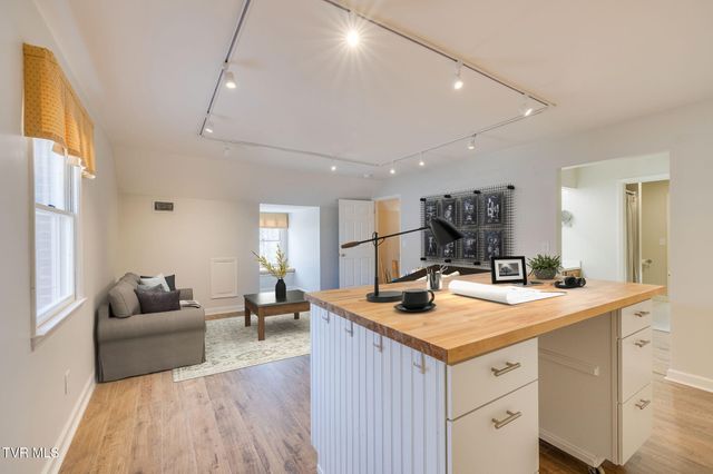 3320 Martindale Drive, Johnson City, TN 37601