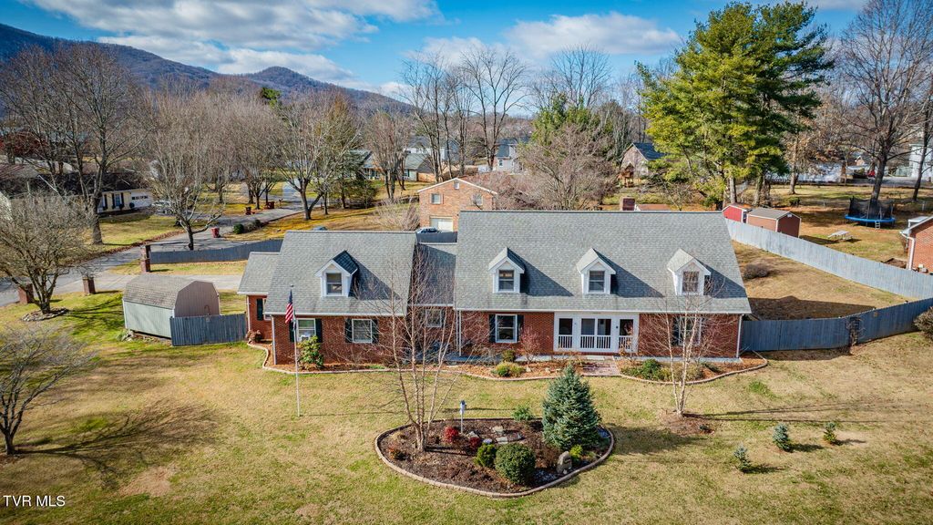 3320 Martindale Drive, Johnson City, TN 37601