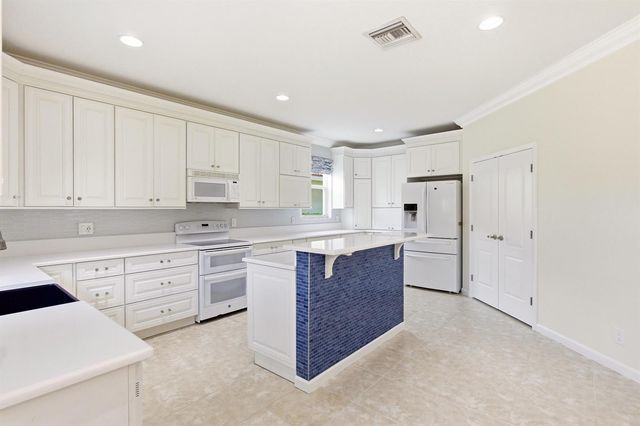 119 Hidden Hollow Drive, Palm Beach Gardens, FL 33418