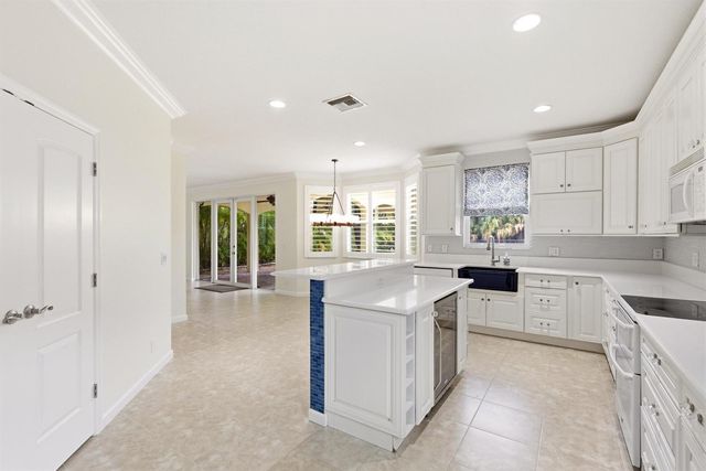 119 Hidden Hollow Drive, Palm Beach Gardens, FL 33418