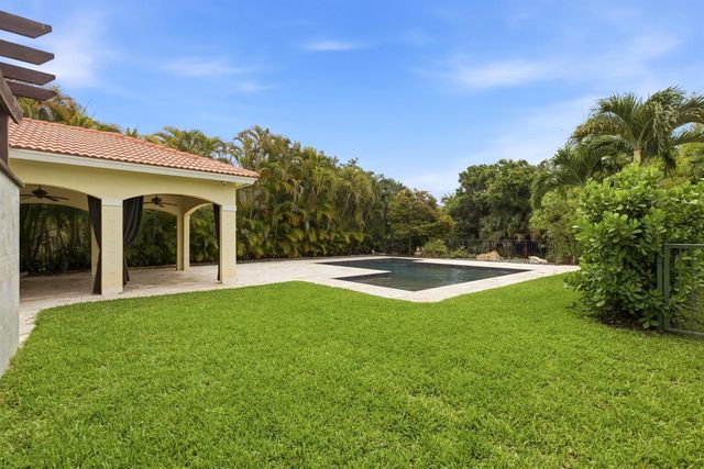 119 Hidden Hollow Drive, Palm Beach Gardens, FL 33418