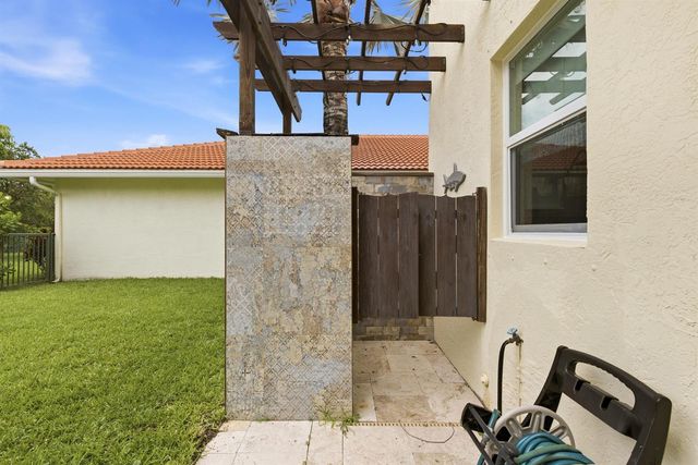119 Hidden Hollow Drive, Palm Beach Gardens, FL 33418