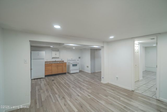 7816 Joyce Dr, Louisville, KY 40219