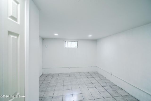 7816 Joyce Dr, Louisville, KY 40219