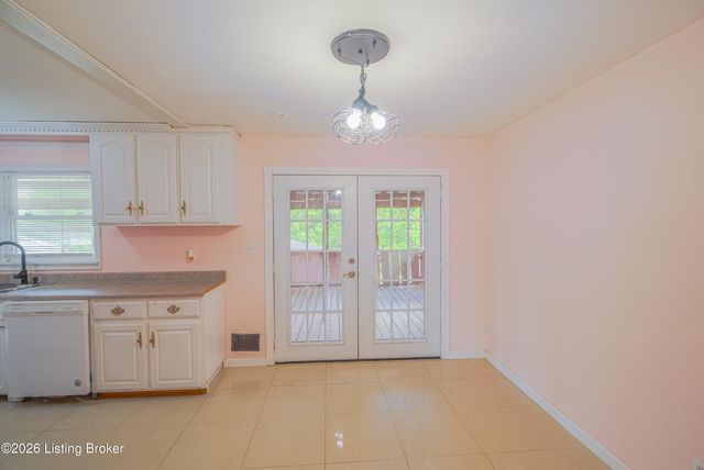 7816 Joyce Dr, Louisville, KY 40219